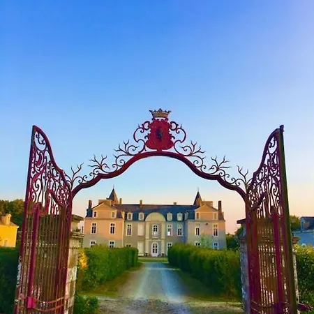 La Chambre Verte - Chateau De La Chauveliere Homestay Joue-sur-Erdre